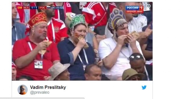 Российские болельщики в кокошниках стали звездами соцсетей
