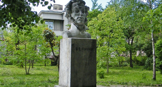 Во Львовской области уничтожен памятник Пушкину