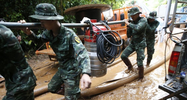 Найденных в пещере подростков не смогут спасти ещё несколько месяцев Найденных в пещере подростков не смогут спасти ещё несколько месяцев