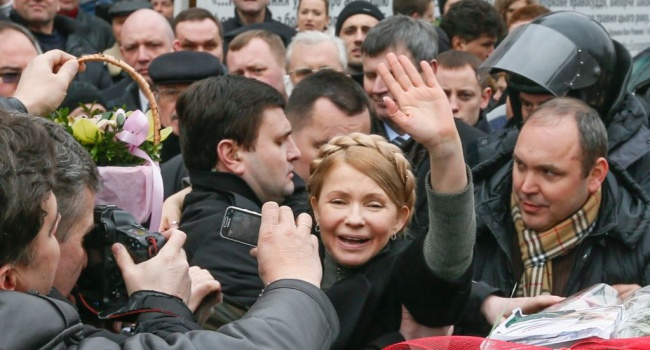 Сторонники Тимошенко грозятся всех, кто критикует их лидера, зачистить уже через год
