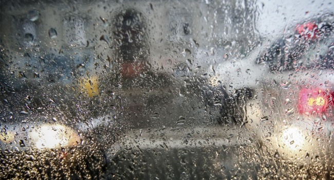 Перед матчем Россия-Хорватия Сочи полностью затопило из-за сильного ливня Перед матчем Россия-Хорватия Сочи полностью затопило из-за сильного ливня