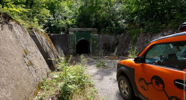 РФ начала восстанавливать военную базу в Крыму