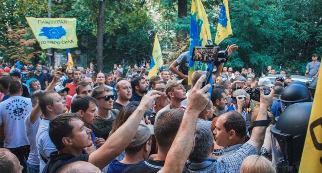 Эти люди уже совершили преступление, поздно о чем-то договариваться, – блогер Эти люди уже совершили преступление, поздно о чем-то договариваться, – блогер