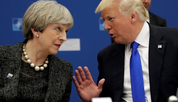 Трамп подверг критике план «мягкого Brexit» Трамп подверг критике план «мягкого Brexit»