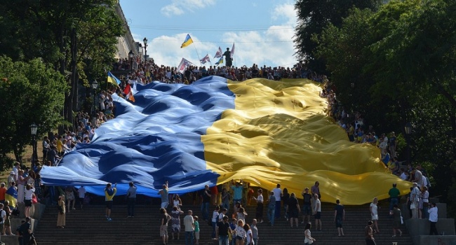Темнокожий украинец вступился за нашу страну и конкретно объяснил сепаратисту, почему Одесса – это не Россия Темнокожий украинец вступился за нашу страну и конкретно объяснил сепаратисту, почему Одесса – это не Россия