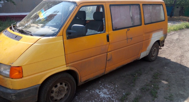 На Донбассе совершили нападение на авто известного волонтера: опубликованы фото 