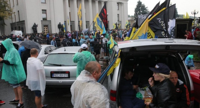 Блогер: прошлая неделя прошла под знаком «совка» в Украине