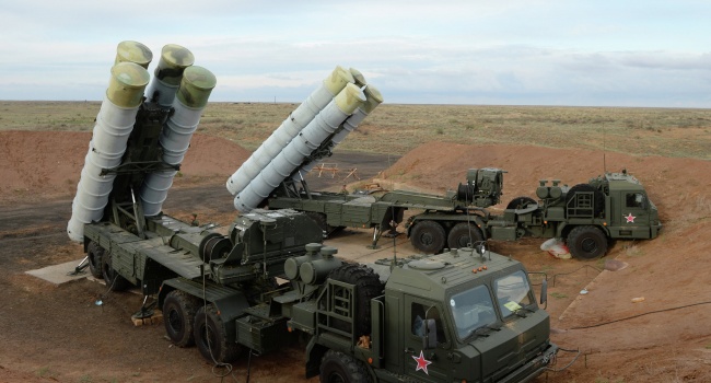 Войска РФ в Крыму привели системы ЗРК С-400 «Триумф» в боевое положение