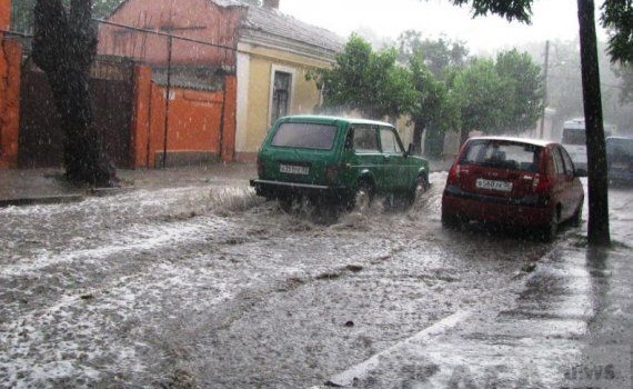 «Засухе не бывать»: крымский город затопило из-за сильного ливня