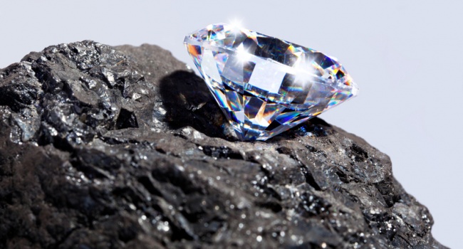 Ученые выяснили, что глубоко под поверхностью Земли есть огромные запасы алмазов 