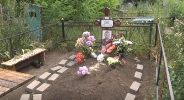 В «ДНР» участились случаи осквернения могил боевиков 