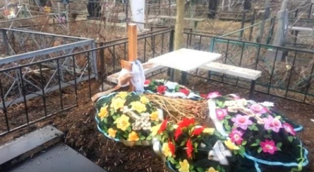 В «ДНР» участились случаи осквернения могил боевиков 