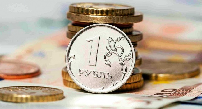 Обвал рубля неизбежен: России предрекли новый крах 