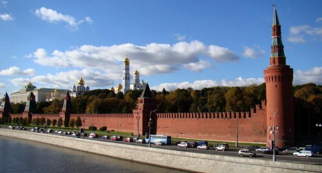 Действуют санкции: в России резко сократились объемы инвестиций Действуют санкции: в России резко сократились объемы инвестиций