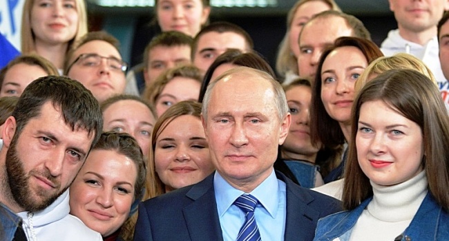 Россияне считают ЕС, Украину и США намного большими врагами, нежели коррупция и олигархи Россияне считают ЕС, Украину и США намного большими врагами, нежели коррупция и олигархи