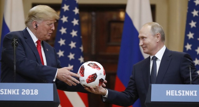 Путин подарил Трампу мяч со встроенным чипом