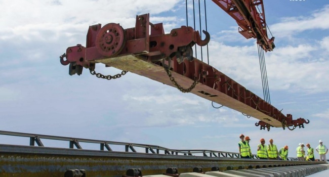 «Скоро и железнодорожная часть»: в сети появились новые фото Крымского моста