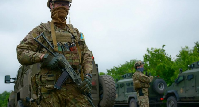 Новые бои на Донбассе, стало известно о раненом украинском бойце Новые бои на Донбассе, стало известно о раненом украинском бойце