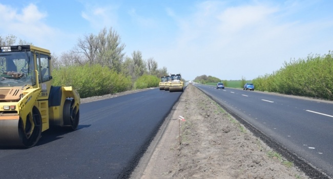 Блогер проехал маршрутом Киев – Запорожье, рассказав, где самые лучшие дороги, а где еле дотягивают на троечку