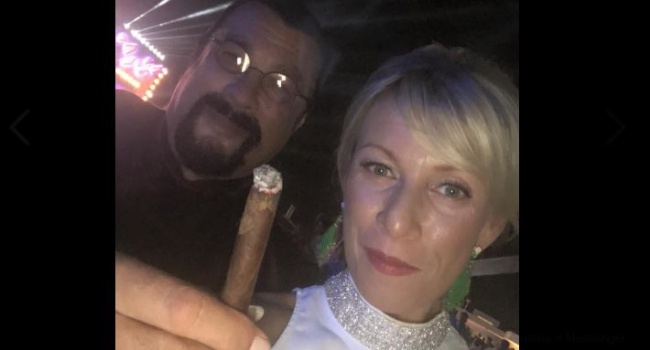 Захарова раскурила сигару мира со Стивеном Сигалом