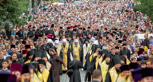 Крестная хода в Киеве: участие в шествии приняли не меньше 250 тысяч человек