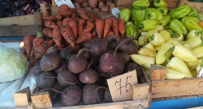Свекла дороже персиков, потому что она «не бурячок»: в сети опубликовали свежие цены из Крыма 