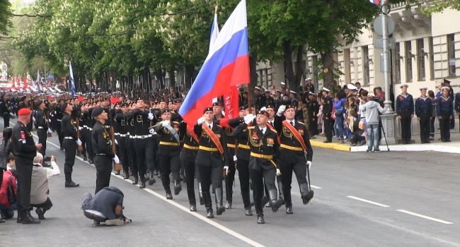 «Мерзейшее ощущение»: блогер раскрыл правду о позорном параде РФ в Крыму 