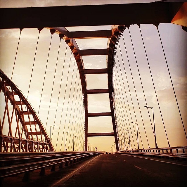 В России брехать хорошо: в Сети показали новые фото моста Путина в Крым В России брехать хорошо: в Сети показали новые фото моста Путина в Крым