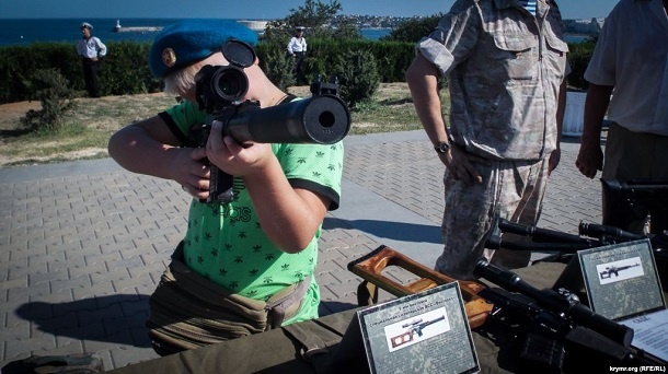 Путинские военные использовали детей на своем празднике в Крыму: в Сети появились фото и видео 