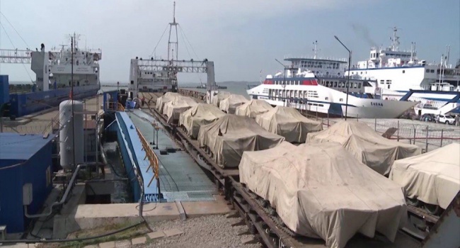 Боровой: засуха в Крыму только на руку Кремлю – в то время, как люди уезжают из Крыма – на полуостров прибывает военная техника