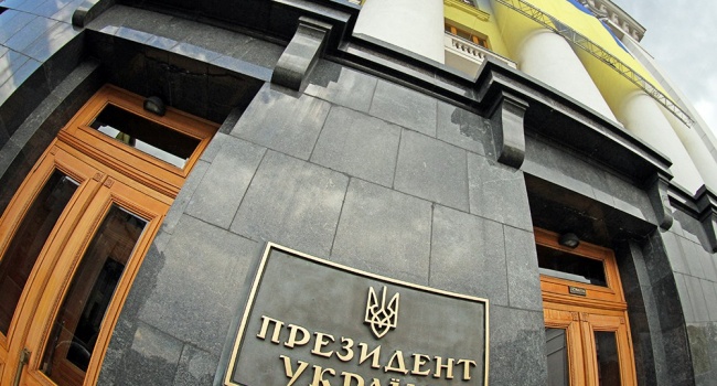 У Порошенко прокомментировали возможное участие Манафорта в его избирательной кампании У Порошенко прокомментировали возможное участие Манафорта в его избирательной кампании