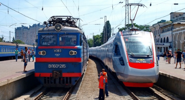 На Закарпатье прошло тестирование нового скоростного поезда На Закарпатье прошло тестирование нового скоростного поезда