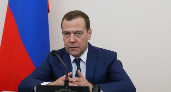 Медведев предупредил «американских друзей», что Россия готовит ответ США и речь не только о политике Медведев предупредил «американских друзей», что Россия готовит ответ США и речь не только о политике