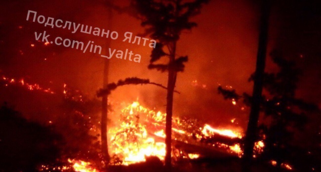 «А б*дло гуляет!»: оккупанты в Ялте устроили фейерверки во время пожара 
