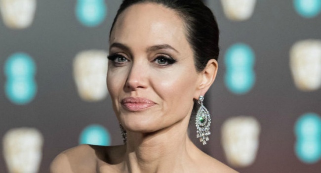 Анджелина Джоли экстренно госпитализирована в состоянии тяжелейшего психического расстройства