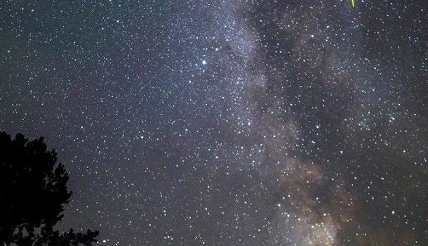 В сети показали фото уникального звездопада