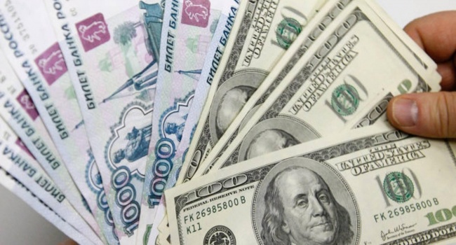 «Спасения не будет»: эксперты рассказали, как Россия готовится к «похоронам» рубля 