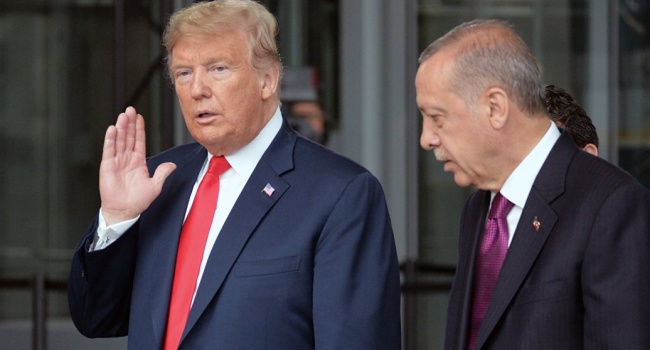 Эрдоган бойкотировал американскую продукцию в Турции 
