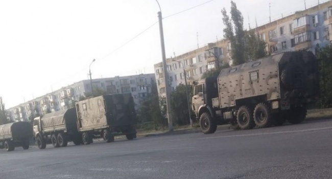 Военный эксперт: колонна российских грузовиков, зафиксированная ОБСЕ, это всего лишь очередная ротация российских военных Военный эксперт: колонна российских грузовиков, зафиксированная ОБСЕ, это всего лишь очередная ротация российских военных