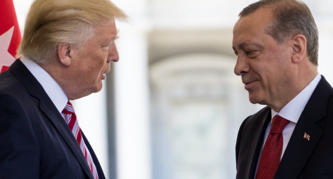 Корреспондент: «Конфликт между Турцией и США принимает серьезные обороты» Корреспондент: «Конфликт между Турцией и США принимает серьезные обороты»