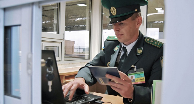 В Украине снова поднят вопрос о визовом режиме с Россией: «вводить и не задумываться, раз у нас война» В Украине снова поднят вопрос о визовом режиме с Россией: «вводить и не задумываться, раз у нас война»