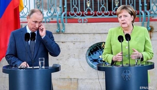 На встрече Меркель и Путина обсуждалась вероятная встреча нормандской четверки 