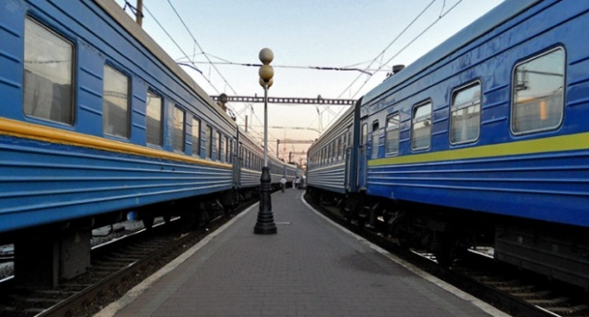 Во Львове пассажиры устроили бунт против Укрзализныци