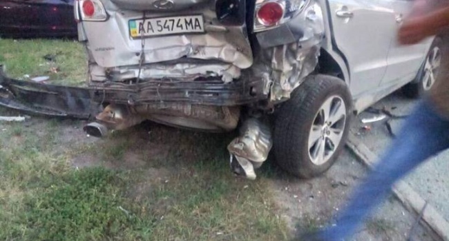 «Машины раскиданы по всей дороге! В хлам!»: в Киеве BMW устроил масштабную аварию, - кадры «Машины раскиданы по всей дороге! В хлам!»: в Киеве BMW устроил масштабную аварию, - кадры