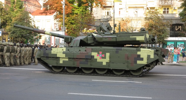 На параде в Киеве будет представлена новая баллистическая ракета