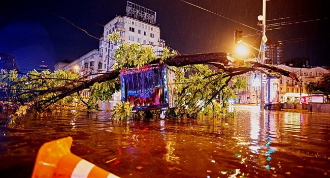 «Воде некуда деться»: эксперт рассказала, почему украинские города страдают от наводнений «Воде некуда деться»: эксперт рассказала, почему украинские города страдают от наводнений