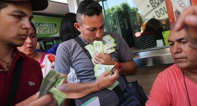 Инфляция побила рекорды: в Венесуэле туалетная бумага теперь стоит дороже купюр