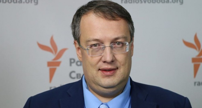 Блогер: «Надеюсь, что ребята из киевского гейклуба смогут пережить утрату в лице Мирослава Олешко» Блогер: «Надеюсь, что ребята из киевского гейклуба смогут пережить утрату в лице Мирослава Олешко»