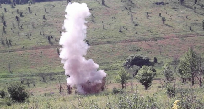 ЧП на Донбассе: на минах подорвались бойцы ВСУ, есть жертвы ЧП на Донбассе: на минах подорвались бойцы ВСУ, есть жертвы