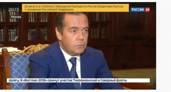 Россияне уверены, что вместо Медведева им показали его двойника Россияне уверены, что вместо Медведева им показали его двойника